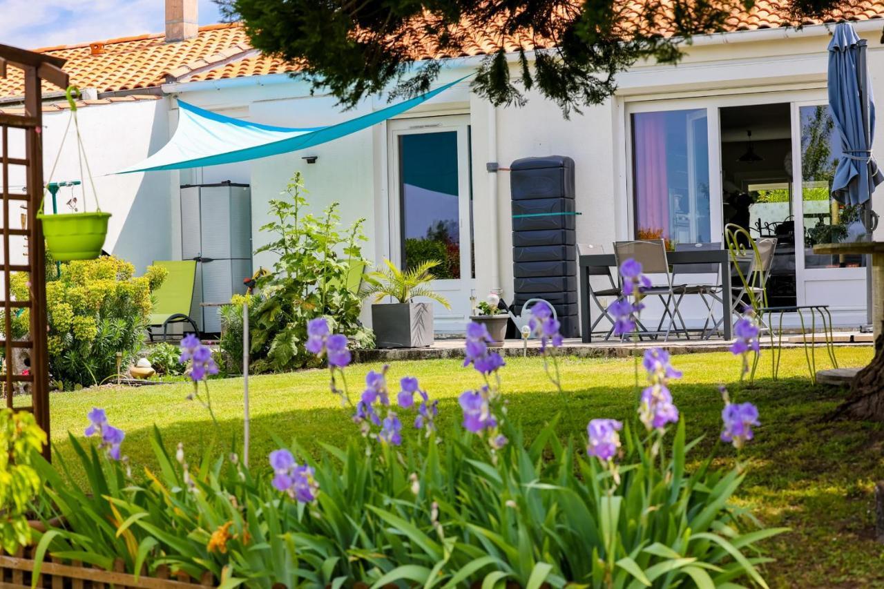 "Logis Debussy"- Saintes Villa Exterior photo