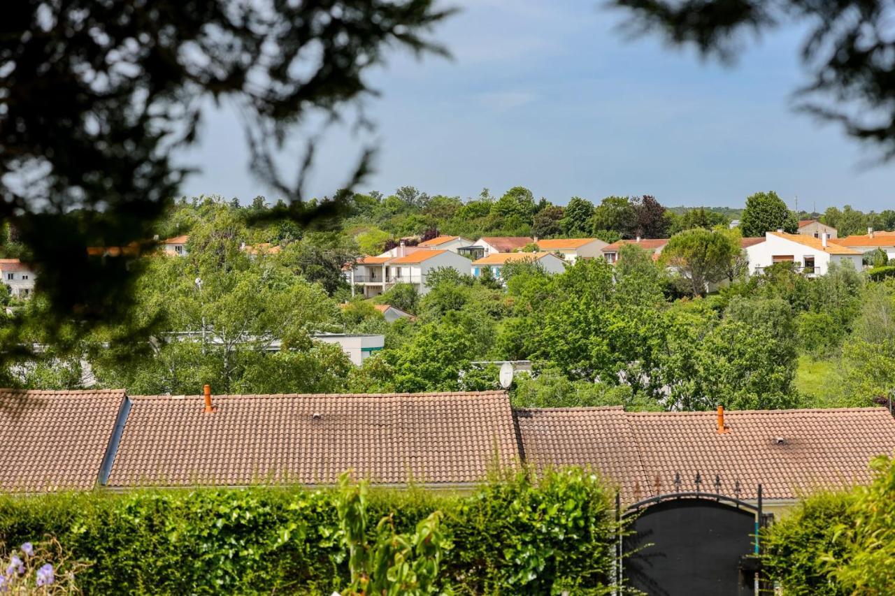 "Logis Debussy"- Saintes Villa Exterior photo